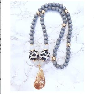 Giraffe Oyster Necklace